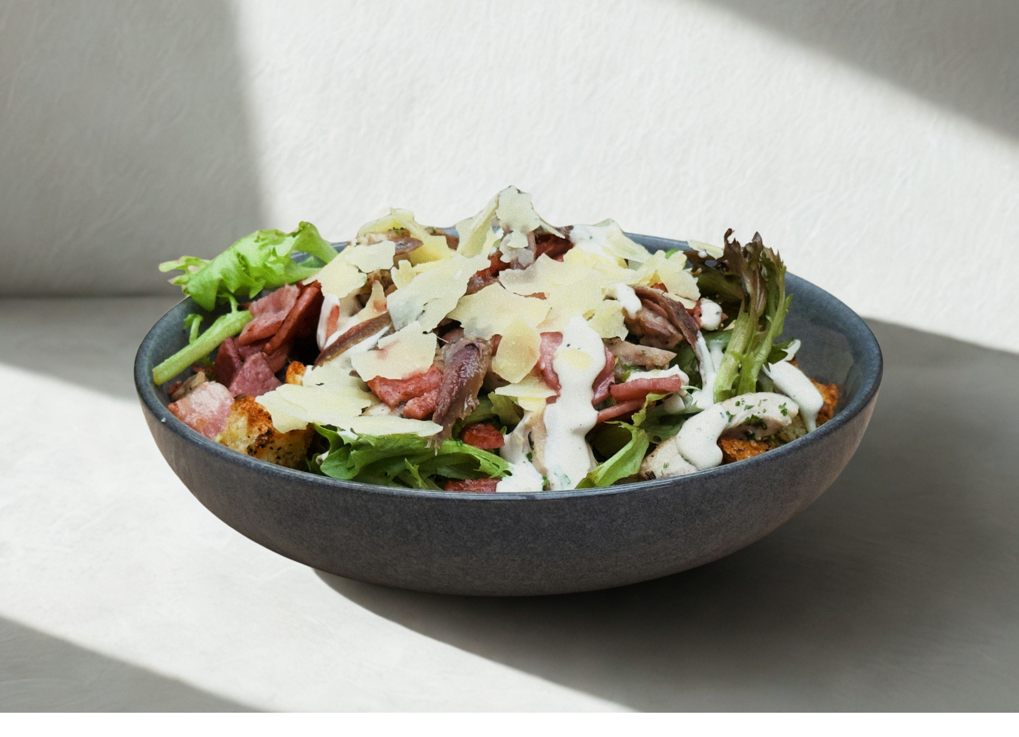 Bunter Power-Salat mit collagen+  Joghurtsauce